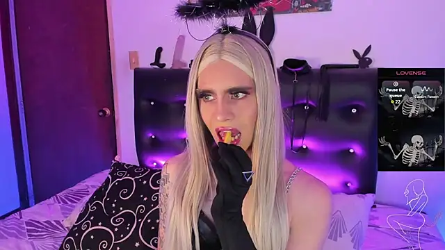 AngelsJones21 online show from 10-30-25, 04:08