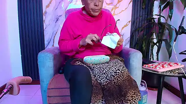 Snapshot of BrendaSex_Hot chatting on 03-11-26, 09:43 BrendaSex Hot online show from 03-11-26, 09:43