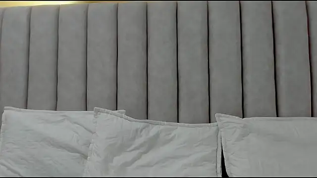 FreyaMoller online show from 12-16-25, 02:22