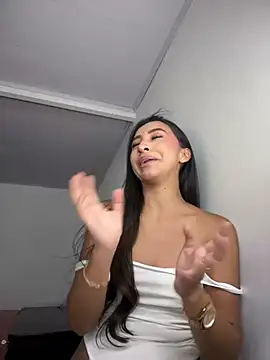 Riley  x online show from 12-21-24, 09:33