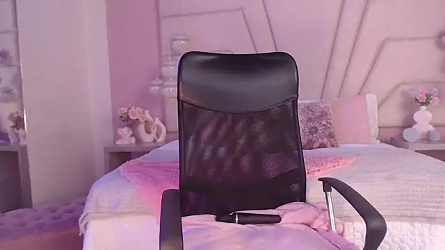 Riley  x online show from 03-17-25, 08:51