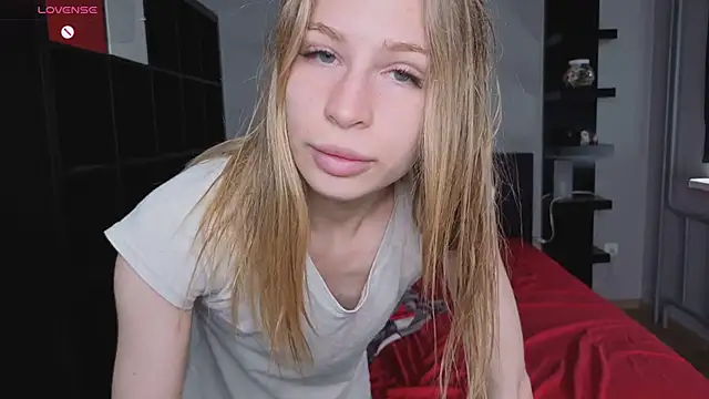 Snapshot of Elis_Fox chatting on 05-30-26, 08:00 Elis Fox online show from 05-30-26, 08:00