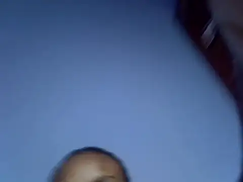 Snapshot of Queen_petite_ chatting on 03-20-25, 04:20 Queen petite online show from 03-20-25, 04:20
