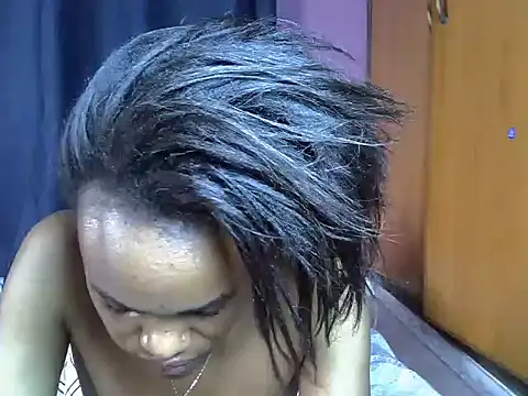 Queen petite  online show from 12-04-25, 06:16