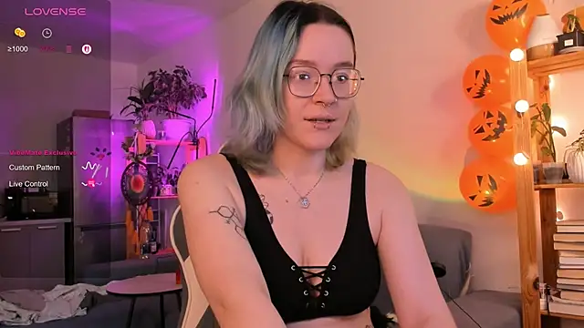 alisahug online show from 10-22-25, 10:59