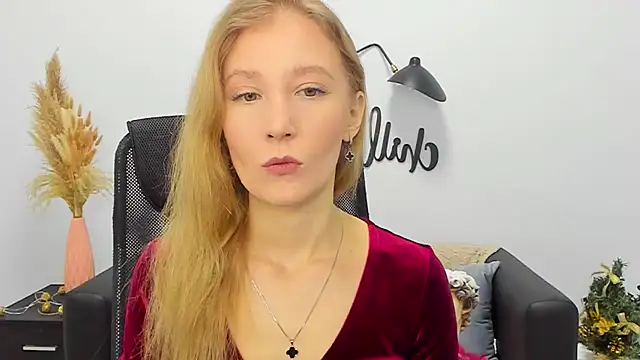 Snapshot of LolaWilsons chatting on 01-06-25, 07:09 LolaWilsons online show from 01-06-25, 07:09