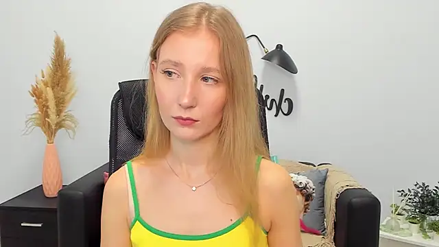 Snapshot of LolaWilsons chatting on 01-25-25, 12:16 LolaWilsons online show from 01-25-25, 12:16