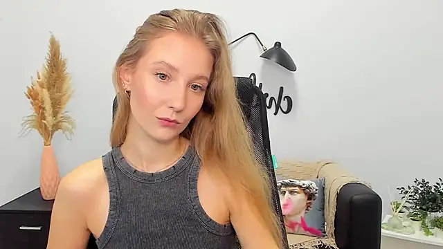 Snapshot of LolaWilsons chatting on 01-29-25, 09:23 LolaWilsons online show from 01-29-25, 09:23