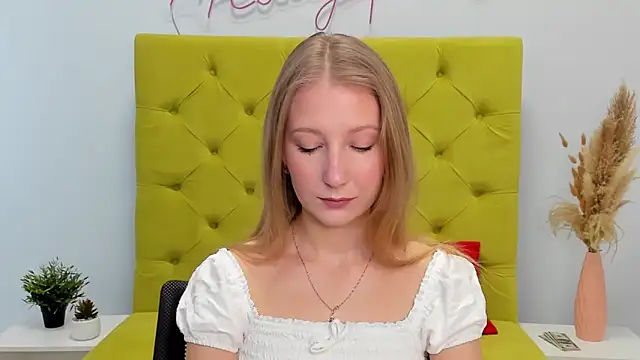 LolaWilsons online show from 02-10-26, 07:12