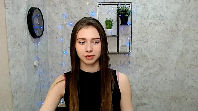 EmiLims  online show from 12-19-24, 08:13