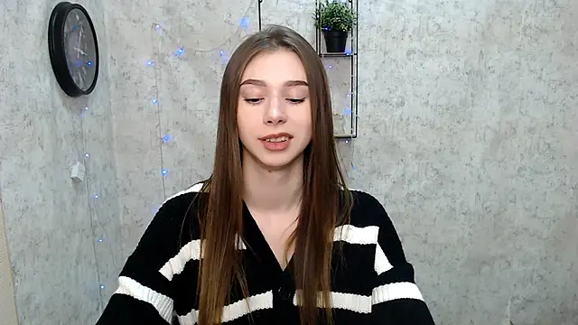 EmiLims  online show from 12-20-24, 08:01