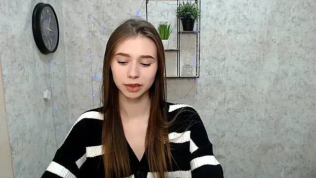 EmiLims  online show from 12-21-24, 02:09