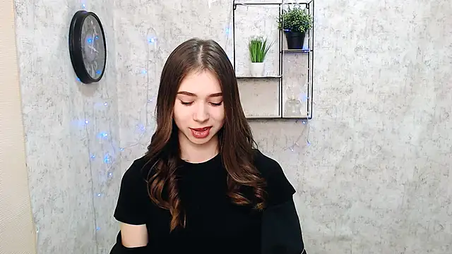 EmiLims  online show from 01-19-25, 01:44