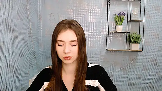 EmiLims  online show from 02-11-25, 10:50