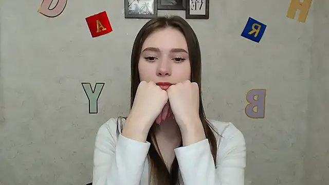 EmiLims  online show from 03-10-25, 10:15