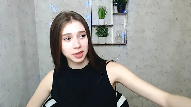 EmiLims  online show from 03-11-25, 07:37