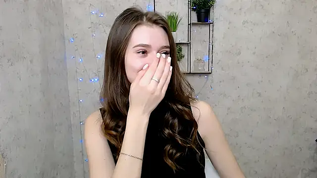 EmiLims  online show from 03-17-25, 07:46