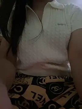 Snapshot of Tuongvy05 chatting on 03-06-25, 06:52 Tuongvy05 online show from 03-06-25, 06:52