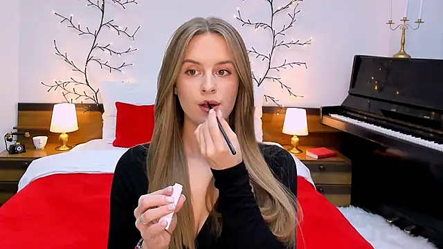 RozzitaBedberry online show from 02-02-25, 04:11