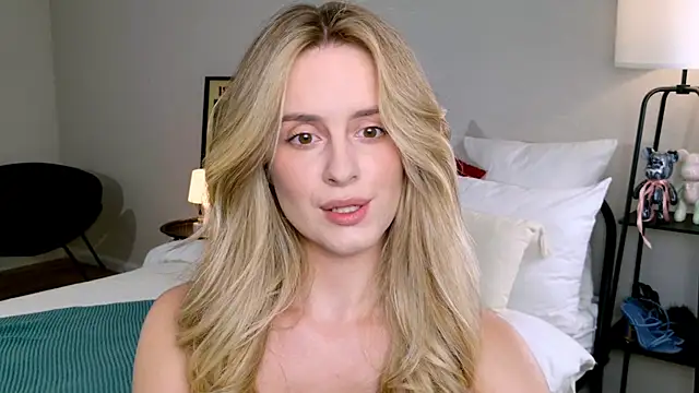 RozzitaBedberry online show from 10-12-25, 01:21