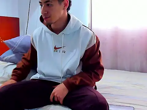 Chandler ken online show from 11-28-25, 01:14