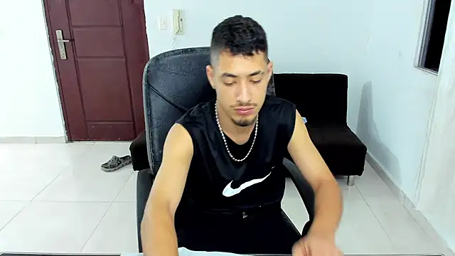 Snapshot of Chandler_ken chatting on 02-25-26, 01:15 Chandler ken online show from 02-25-26, 01:15