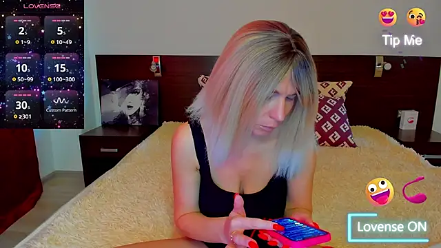 Snapshot of Hanna_Becrett17 chatting on 03-04-25, 10:24 Hanna Becrett17 online show from 03-04-25, 10:24