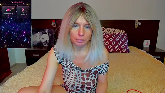 Snapshot of Hanna_Becrett17 chatting on 03-07-25, 10:02 Hanna Becrett17 online show from 03-07-25, 10:02