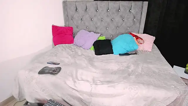 valenthottie online show from 02-22-25, 02:28