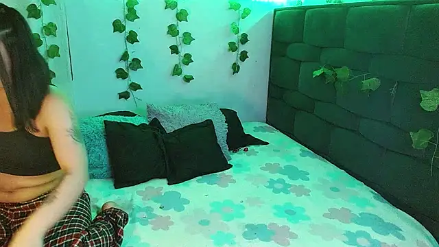 Snapshot of the_lesbian_game chatting on 02-05-25, 03:45 the lesbian game online show from 02-05-25, 03:45