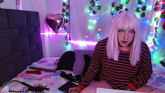 Snapshot of the_lesbian_game chatting on 02-28-25, 03:15 the lesbian game online show from 02-28-25, 03:15