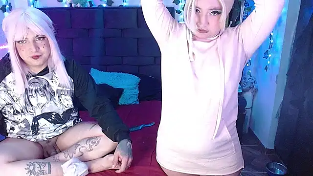 Snapshot of the_lesbian_game chatting on 09-24-25, 03:32 the lesbian game online show from 09-24-25, 03:32