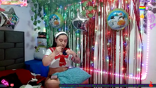 Snapshot of the_lesbian_game chatting on 12-22-25, 07:33 the lesbian game online show from 12-22-25, 07:33