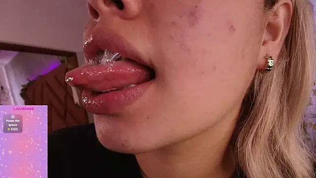 Haelycute online show from 10-26-25, 12:00