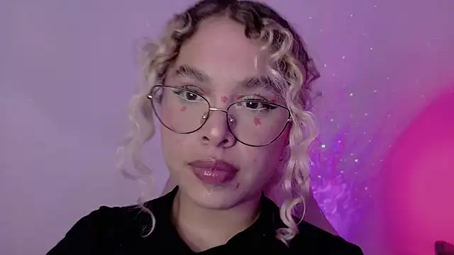 Haelycute online show from 06-25-26, 04:45