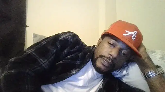 Snapshot of DreamvilleINC chatting on 11-02-25, 05:43 DreamvilleINC online show from 11-02-25, 05:43