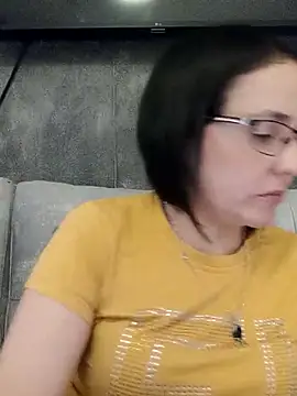 Snapshot of IsisBlake chatting on 03-04-25, 10:16 IsisBlake online show from 03-04-25, 10:16