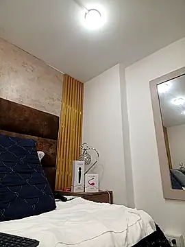 Snapshot of IsisBlake chatting on 11-09-25, 01:09 IsisBlake online show from 11-09-25, 01:09