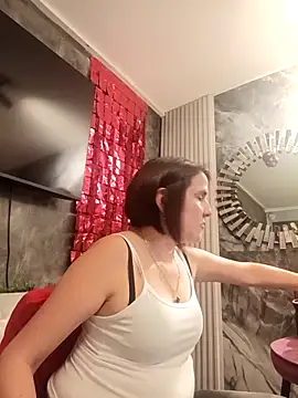 Snapshot of IsisBlake chatting on 12-17-25, 06:36 IsisBlake online show from 12-17-25, 06:36