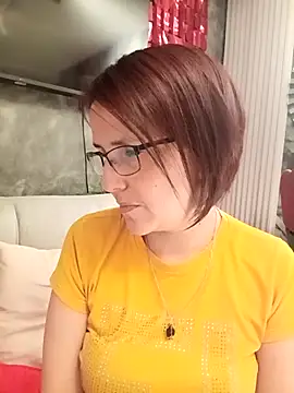 Snapshot of IsisBlake chatting on 12-18-25, 04:46 IsisBlake online show from 12-18-25, 04:46