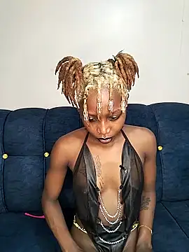 Snapshot of Sexyvyee_ chatting on 03-18-25, 06:37 Sexyvyee  online show from 03-18-25, 06:37