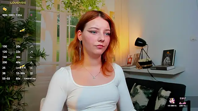pretty little thing online show from 10-16-25, 03:02