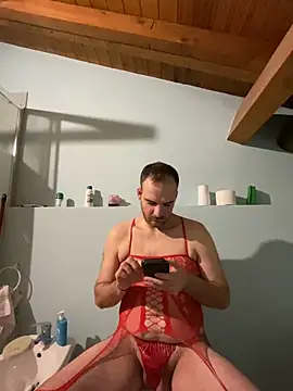 Snapshot of voglioso97 chatting on 02-11-26, 12:43 voglioso97 online show from 02-11-26, 12:43