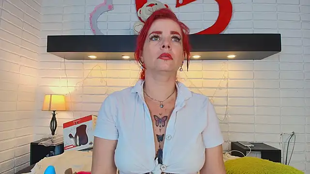 Snapshot of HannaBrave chatting on 02-25-25, 08:36 HannaBrave online show from 02-25-25, 08:36