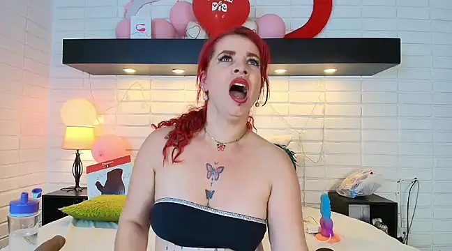 Snapshot of HannaBrave chatting on 03-09-25, 09:57 HannaBrave online show from 03-09-25, 09:57