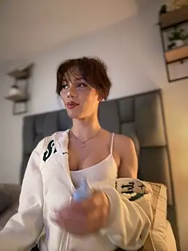 Snapshot of Carlita_cute chatting on 02-05-25, 01:37 Carlita cute online show from 02-05-25, 01:37