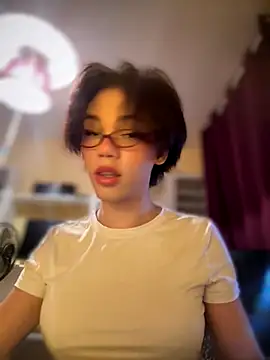 Snapshot of Carlita_cute chatting on 10-04-25, 01:09 Carlita cute online show from 10-04-25, 01:09