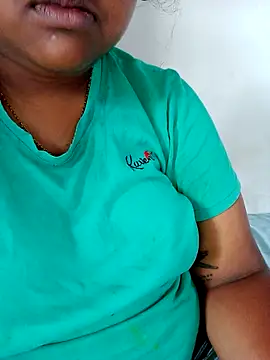 Snapshot of Sexy--queen1 chatting on 11-14-25, 01:59 Sexy--queen1 online show from 11-14-25, 01:59