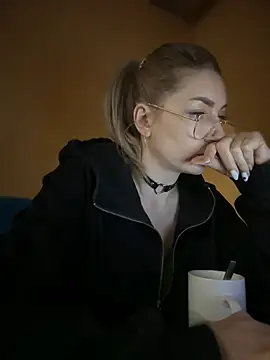 Snapshot of Crazy-Rosa chatting on 01-12-25, 12:55 Crazy-Rosa online show from 01-12-25, 12:55