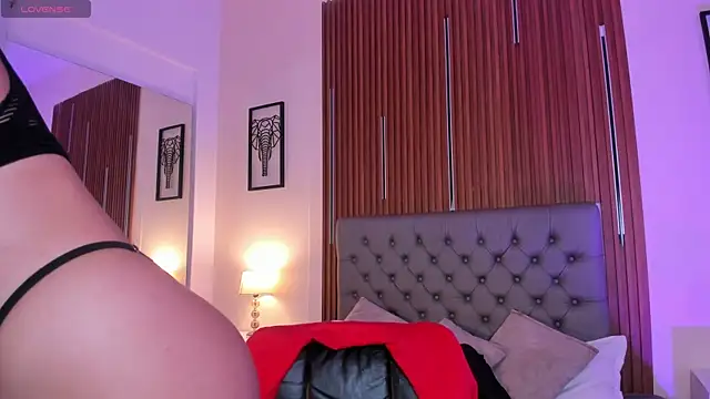 Snapshot of Samaanthaa_ chatting on 07-18-26, 02:43 Samaanthaa online show from 07-18-26, 02:43